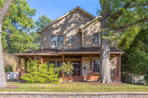810 Simmons Ave, Kirkwood, MO 63122