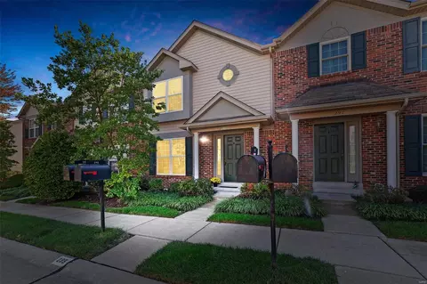 295 Vivaron Ave, Saint Charles, MO 63303