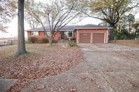 1444 S Sappington Rd, Saint Louis, MO 63126