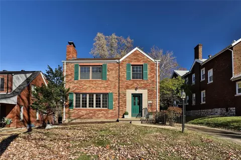 8307 Ardsley Dr, Saint Louis, MO 63121