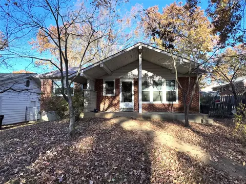 9709 Radio Dr, Saint Louis, MO 63123