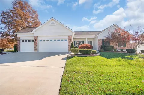 1702 Koala Dr, Wentzville, MO 63385