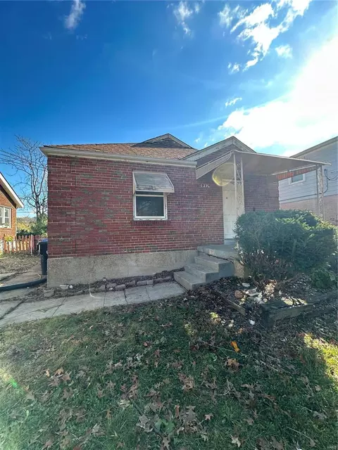 1276 Hafner Pl, Saint Louis, MO 63130