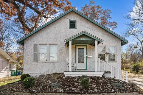316 Westside Ave, Webster Groves, MO 63119