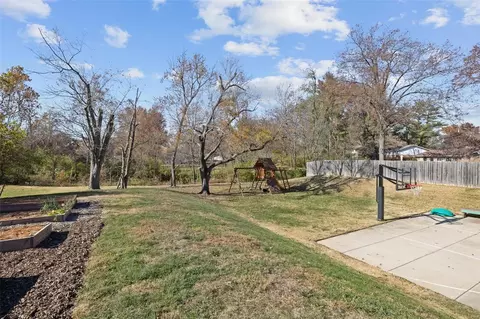 413 Iron Lantern Dr, Ballwin, MO 63011 photo 29
