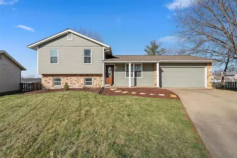 5 Masters Ct, Saint Peters, MO 63376
