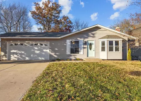 32 Jane Dr, Saint Peters, MO 63376