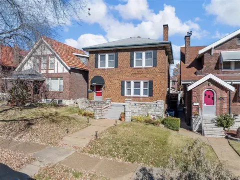 3833 Bowen St, Saint Louis, MO 63116
