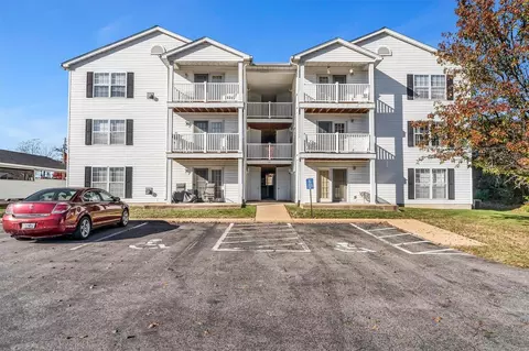 101 Towne Square Ct #G, Eureka, MO 63025