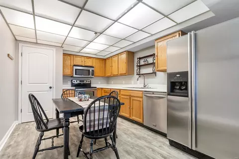 101 Towne Square Ct #G, Eureka, MO 63025 photo 8