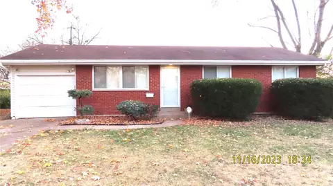 80 Sackett Dr, Florissant, MO 63033