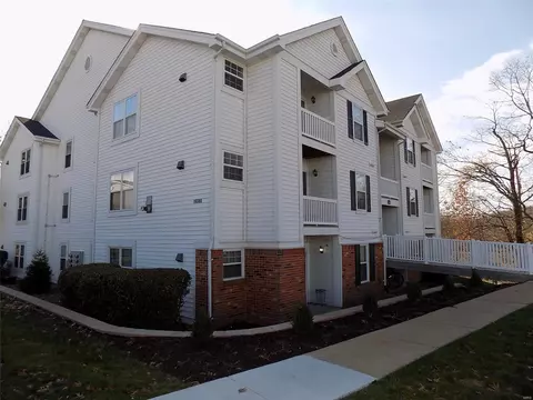 16566 Victoria Crossing Dr #C, Grover, MO 63040