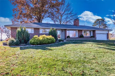 11200 Mimosa Ln, Saint Louis, MO 63126