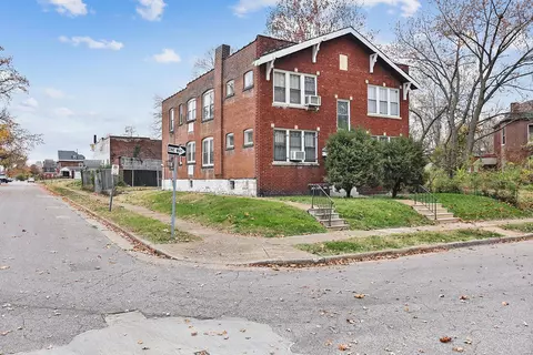 4634 Leduc St, Saint Louis, MO 63113