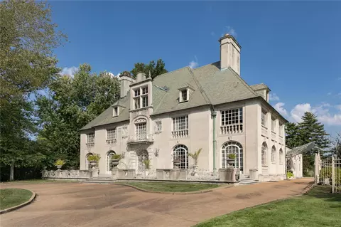 5855 Lindell Blvd, Saint Louis, MO 63112