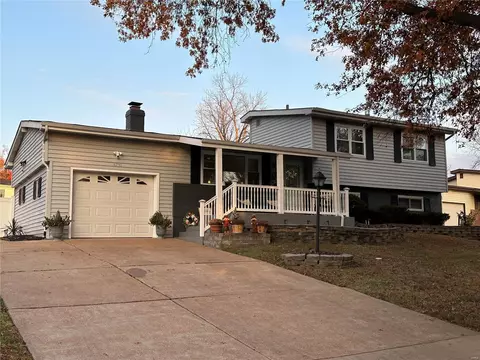 4731 Sweet Spring Ct, Saint Louis, MO 63128