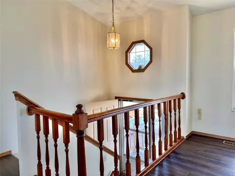 Entry Way - 514 Merribrook Ln, O'fallon, MO 63368 photo 2 of 3