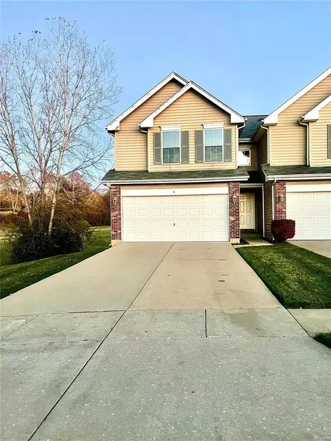 6 Somerset Terrace Ct, Saint Louis, MO 63136
