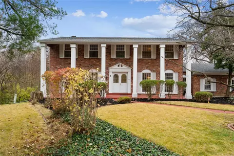 5 Crookham Ct, Florissant, MO 63033