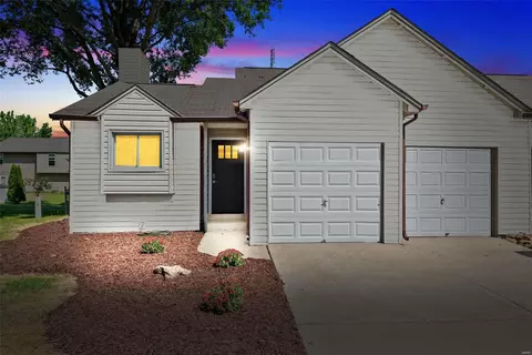 561 Whitegate Dr, O'fallon, MO 63366