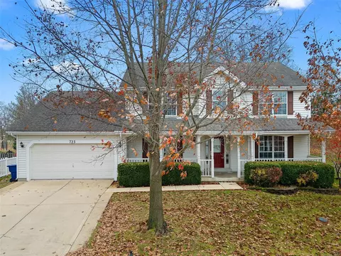 723 Charleston Oaks Dr, Ballwin, MO 63021