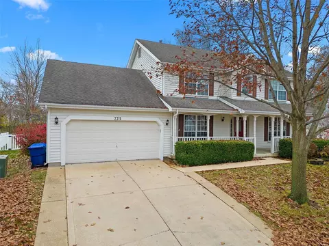 723 Charleston Oaks Dr, Ballwin, MO 63021 photo 3