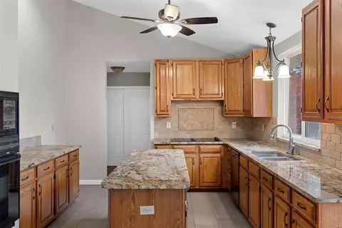 723 Charleston Oaks Dr, Ballwin, MO 63021 photo 11