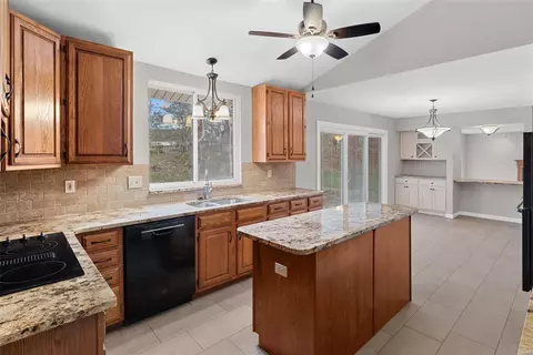 723 Charleston Oaks Dr, Ballwin, MO 63021 photo 13