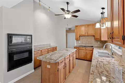723 Charleston Oaks Dr, Ballwin, MO 63021 photo 12
