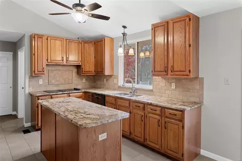 723 Charleston Oaks Dr, Ballwin, MO 63021 photo 10