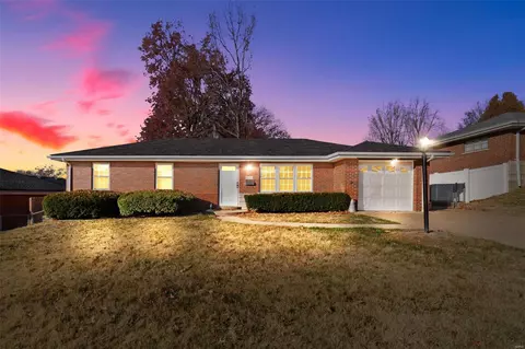 9625 Labette Dr, Affton, MO 63123