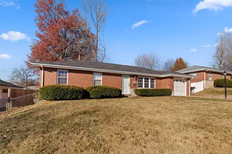 9625 Labette Dr, Affton, MO 63123 photo 3