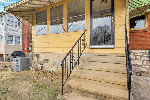 Exterior - 5318 Devonshire Ave, Saint Louis, MO 63109 photo 8 of 9