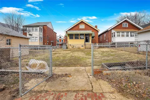 Exterior - 5318 Devonshire Ave, Saint Louis, MO 63109 photo 5 of 9