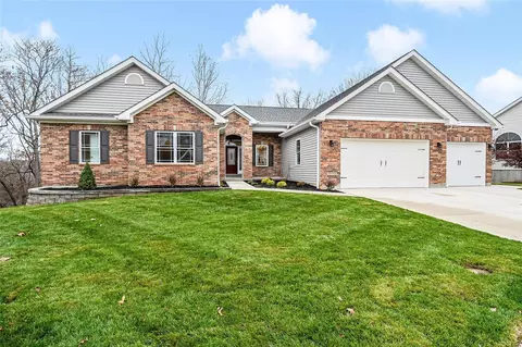 909 Toni Marie Ct, Ballwin, MO 63021