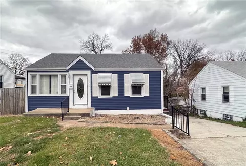 9929 Lackland Rd, Saint Louis, MO 63114
