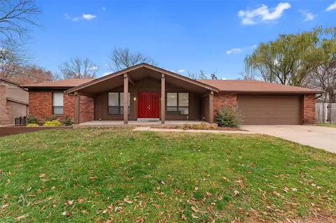 1503 W Field Ave, Ellisville, MO 63011