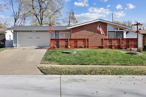 7334 Boellner Dr, Hazelwood, MO 63042