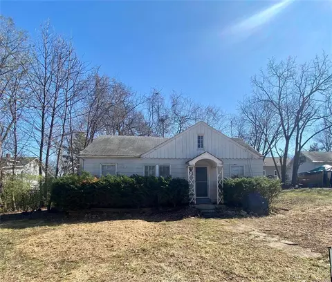 416 S Ballas Rd, Saint Louis, MO 63122