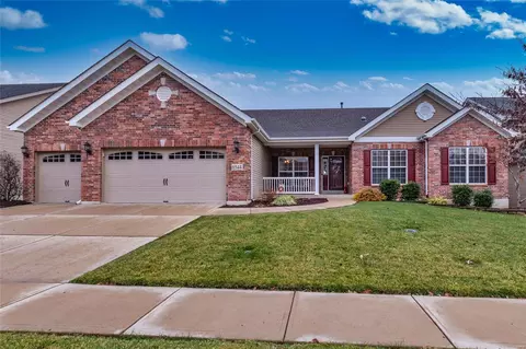 6544 Devonhurst Dr, Saint Louis, MO 63129