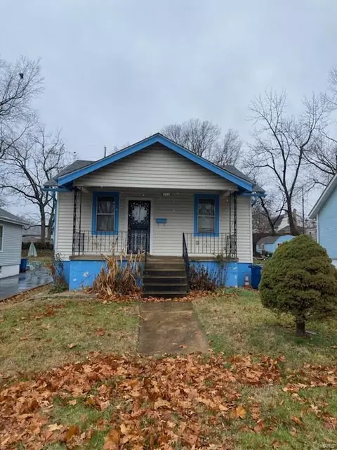 1525 Purdue Ave, Saint Louis, MO 63133