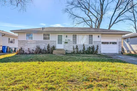 130 Ruth Dr, Florissant, MO 63031