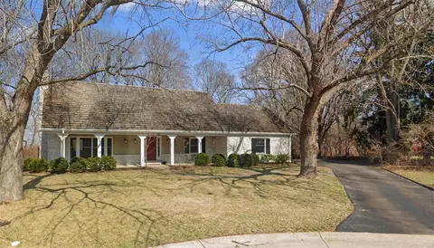 130 Ridgecrest Dr, Chesterfield, MO 63017