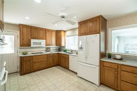 401 Devon Ct, Ballwin, MO 63011 photo 23