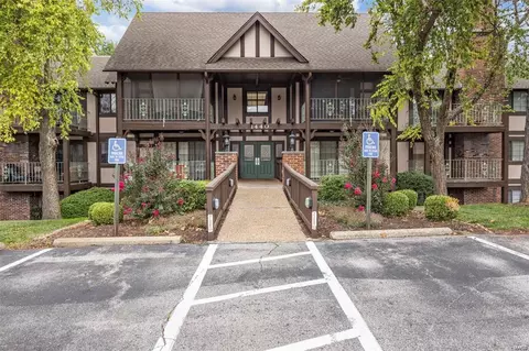 1440 Heritage Lndg #211, Saint Charles, MO 63303