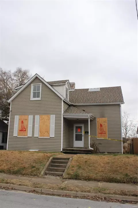 414 N Benton Ave, Saint Charles, MO 63301