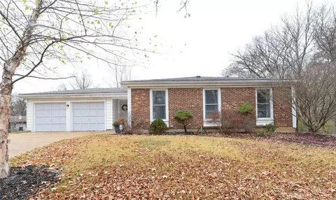 7 Calder Ct, Manchester, MO 63021
