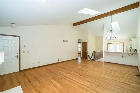 1322 Stone Run Dr, Ballwin, MO 63021 photo 3