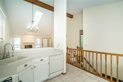 1322 Stone Run Dr, Ballwin, MO 63021 photo 14