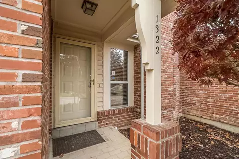 1322 Stone Run Dr, Ballwin, MO 63021